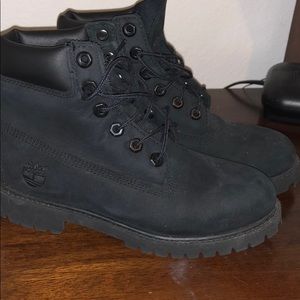 Black timberland boots